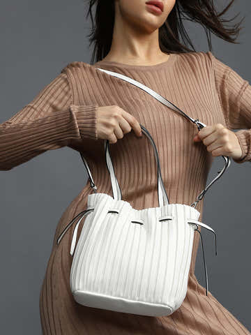 Tug-And-Go White Bucket Bag