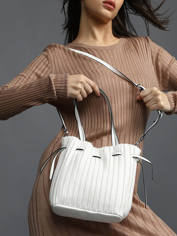 Tug-And-Go White Bucket Bag