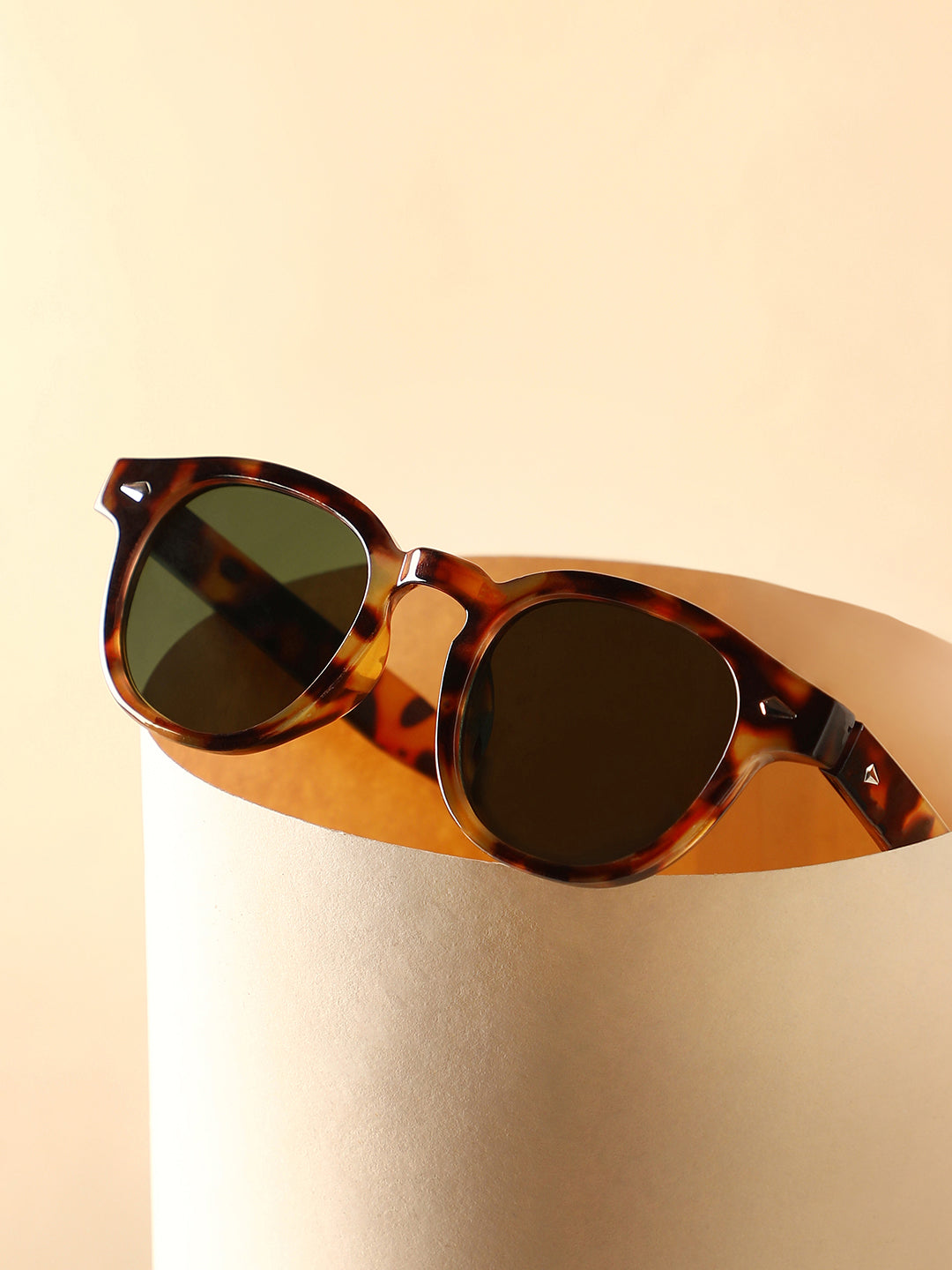 The Safari Tortoiseshell Round Sunglass - Coffee Brown