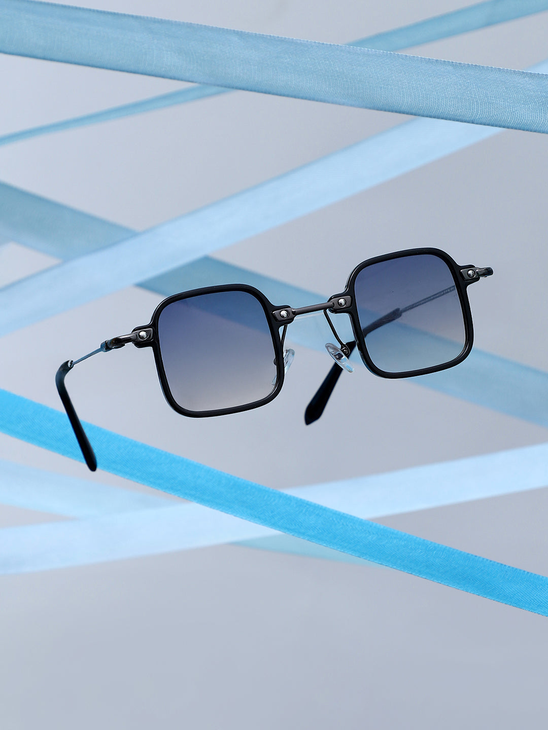 The Circuscore Gradient Square Sunglass - Onyx Black