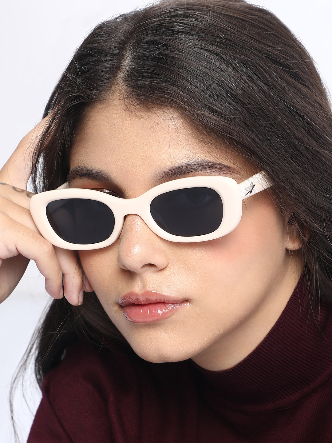 The Retro Rectangular Sunglass - Daisy White
