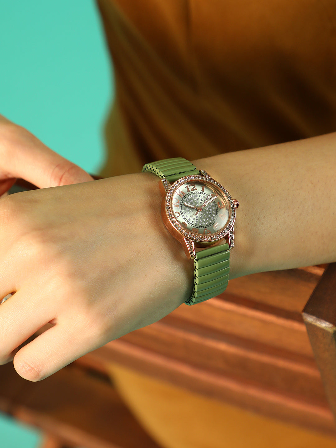 The Ribbed Round Watch