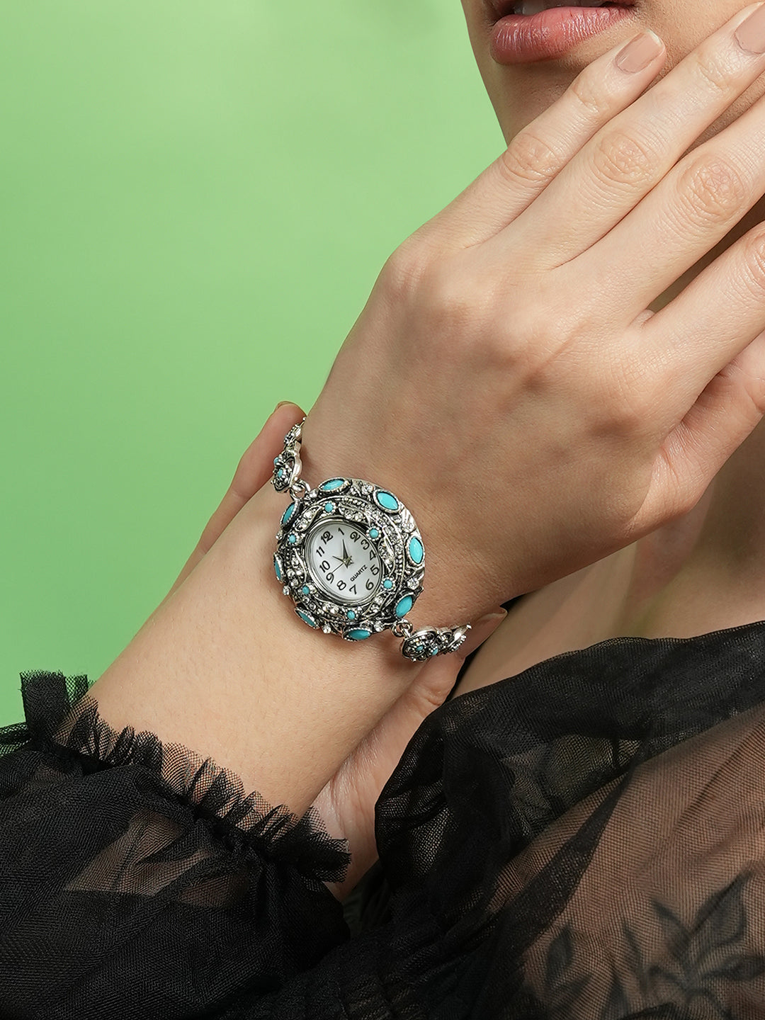 The Stone Heart Round Watch - Antique Silver