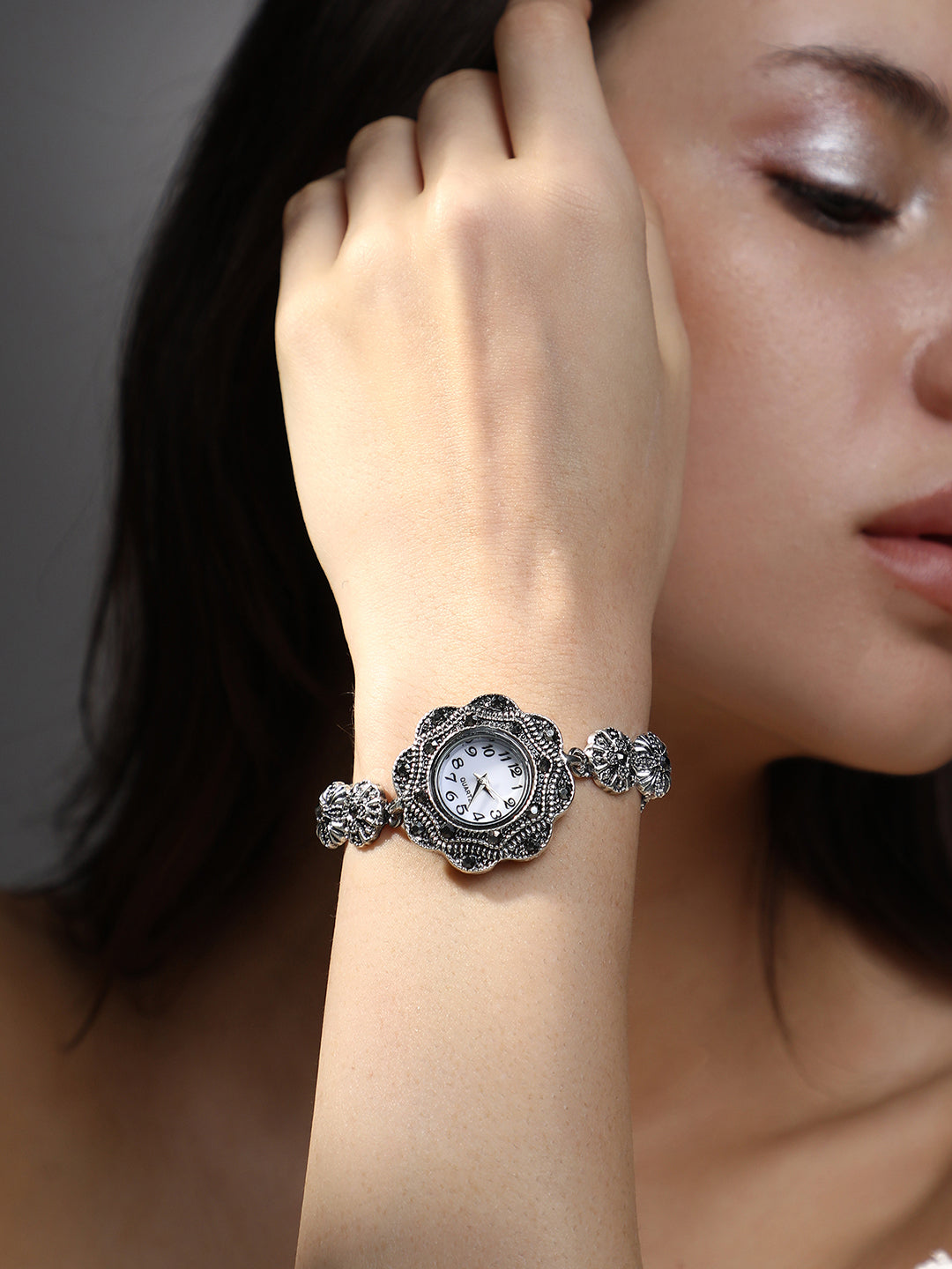 The Aqualith Round Watch - Chalice Silver