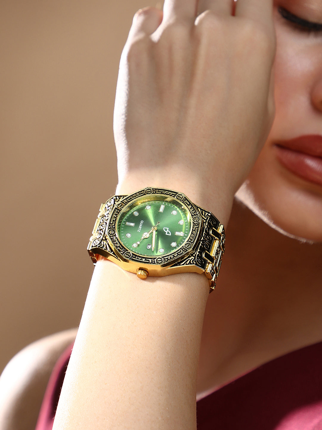 The Grecian Embossed Round Watch - California Gold
