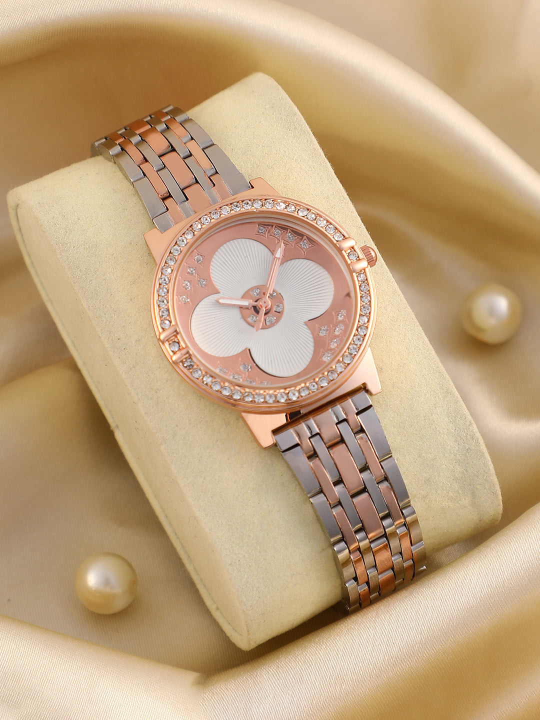 The Clover Round Watch