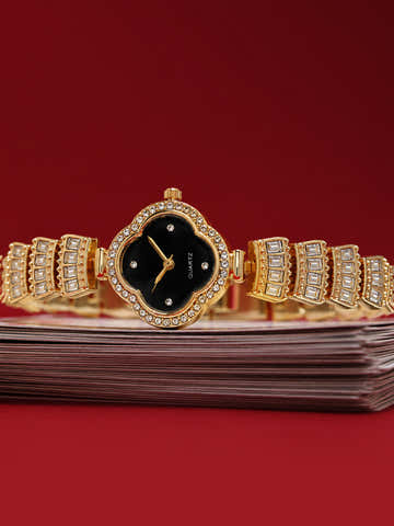 The Emerald Crystal Bracelet Watch - Gold