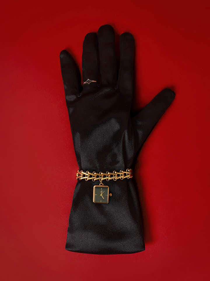 The Noir Charm Chain Watch - Gold
