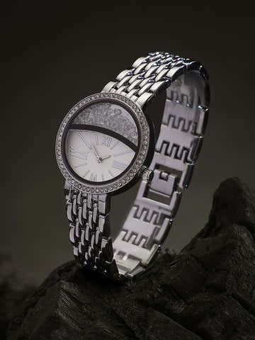 The Horizon Bijou Round Watch - Metallic Silver