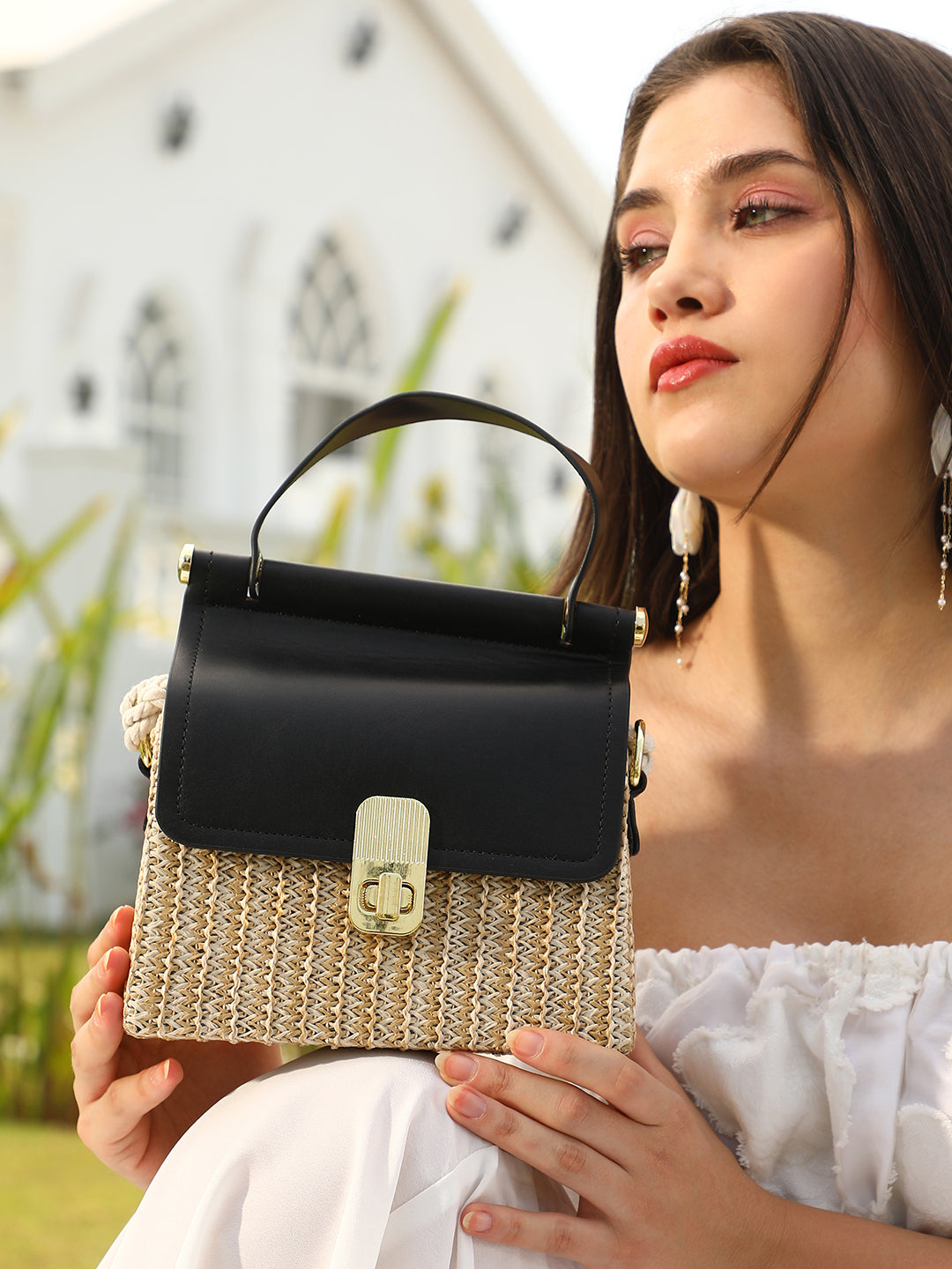 The Small Straw-Médecin Hand Bag - Onyx Black