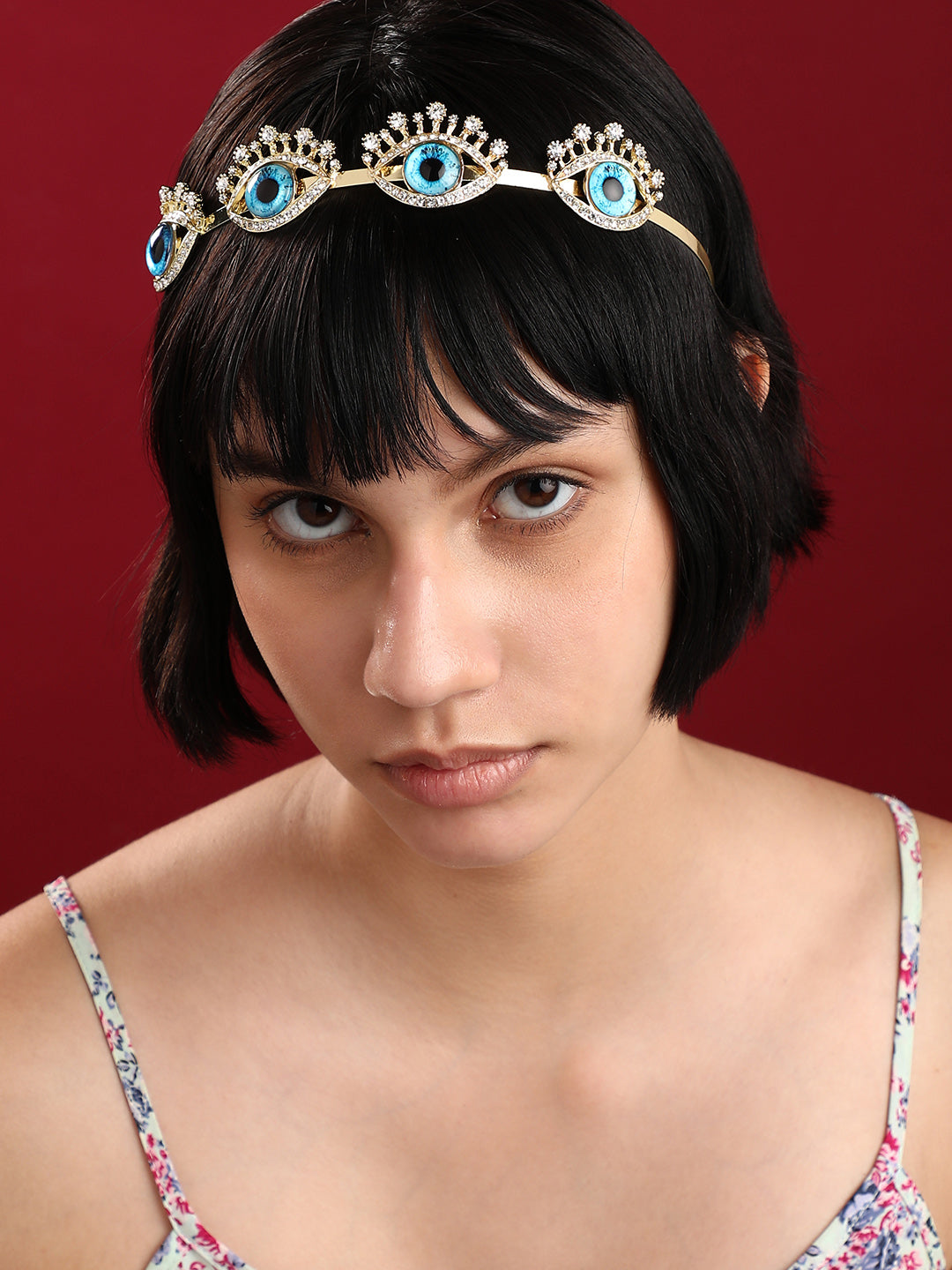 Jeweled Crown: The Glamorous Embellished Hairband