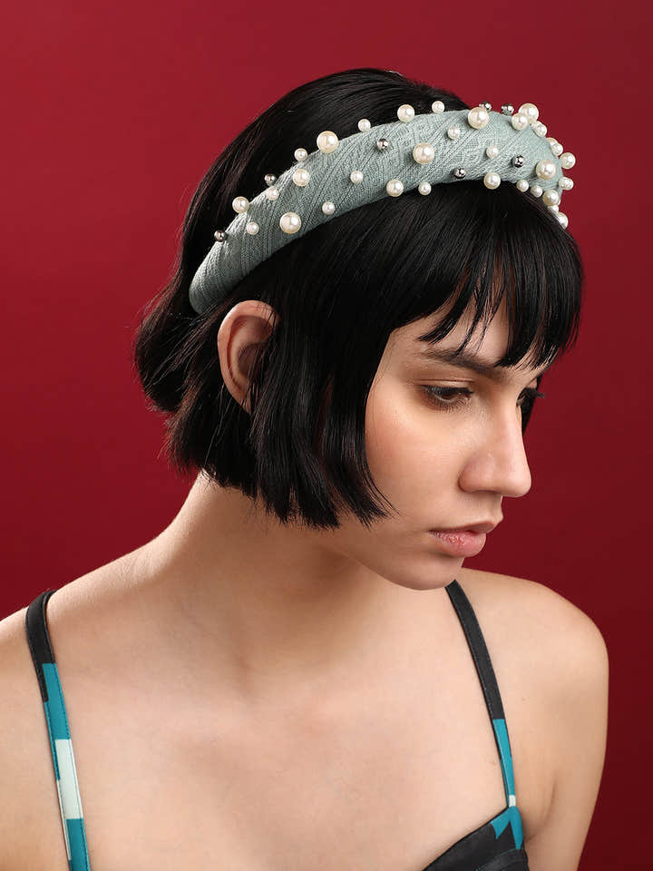 Jeweled Crown: The Embellished Hairband