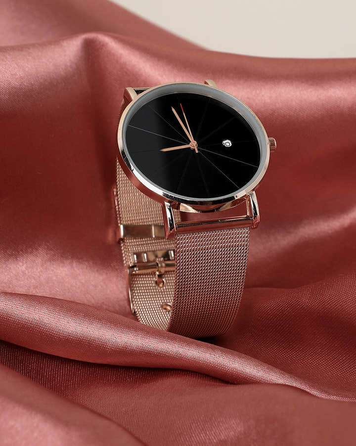 Black Analog Round Dial With White Hour Marker & Rose Gold Metal Mesh Strap