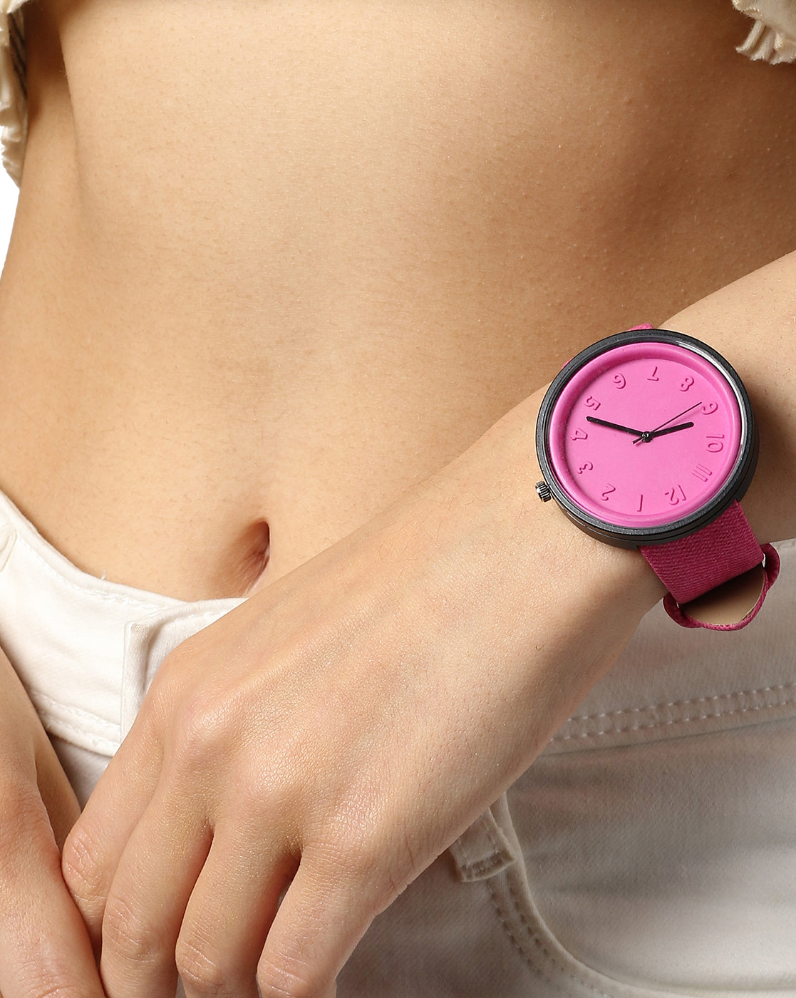 Pink & Black Analog Round Dial With Black Hour Marker & Pink Canvas Strap