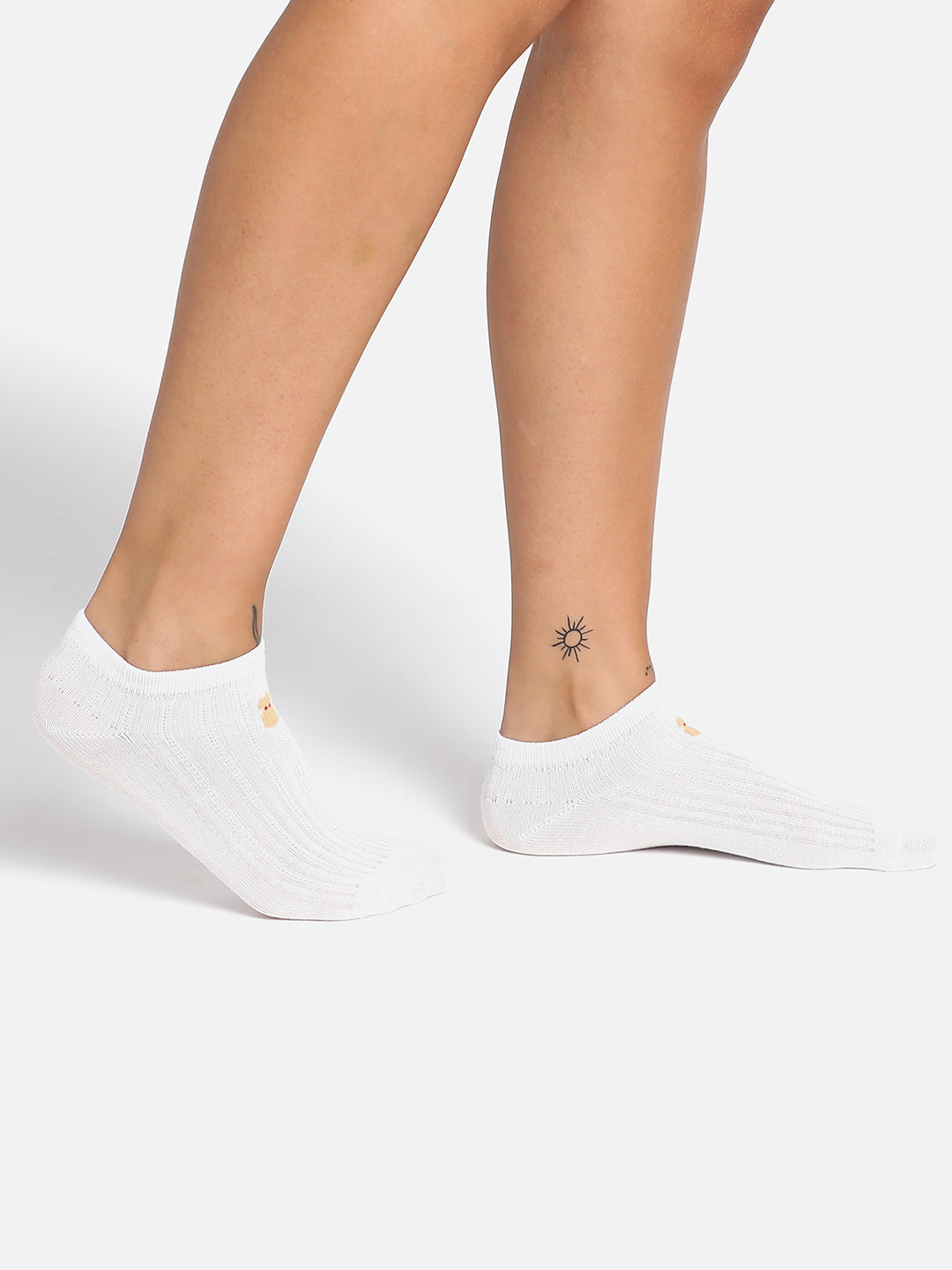 SET OF 2 WHITE ANKLE LENGTH SOCKS