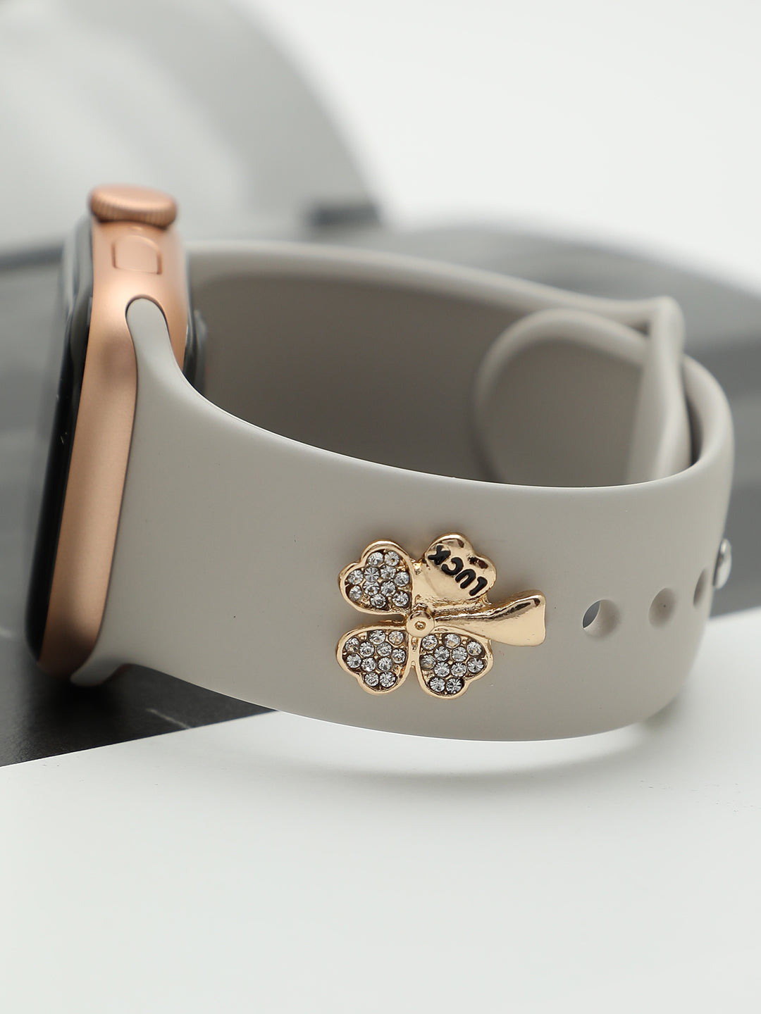 A Stylish Twist For Your Apple Watch
