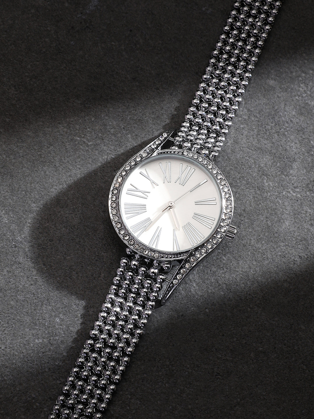 The Roman Dotted-Swirl Round Watch - Metallic Silver