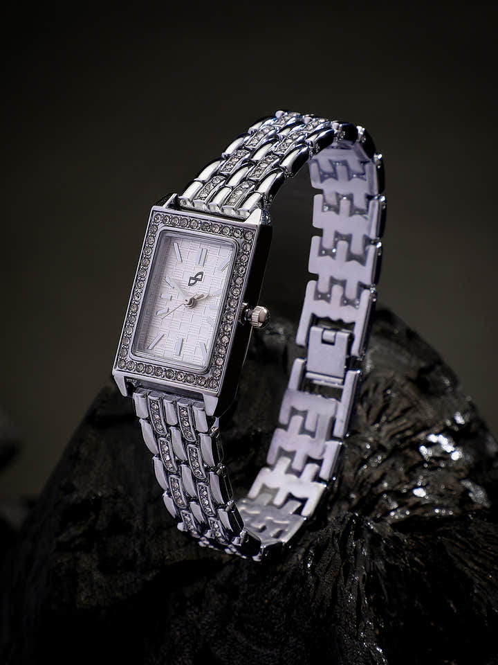 The Chérie Rectangular Watch - Metallic Silver