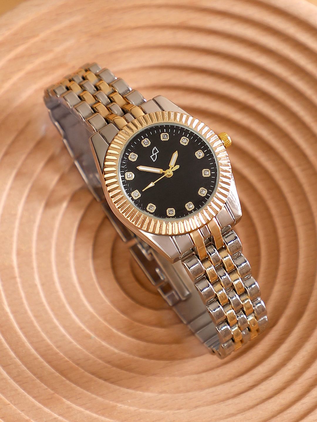 The Ribbed H-Link Round Watch