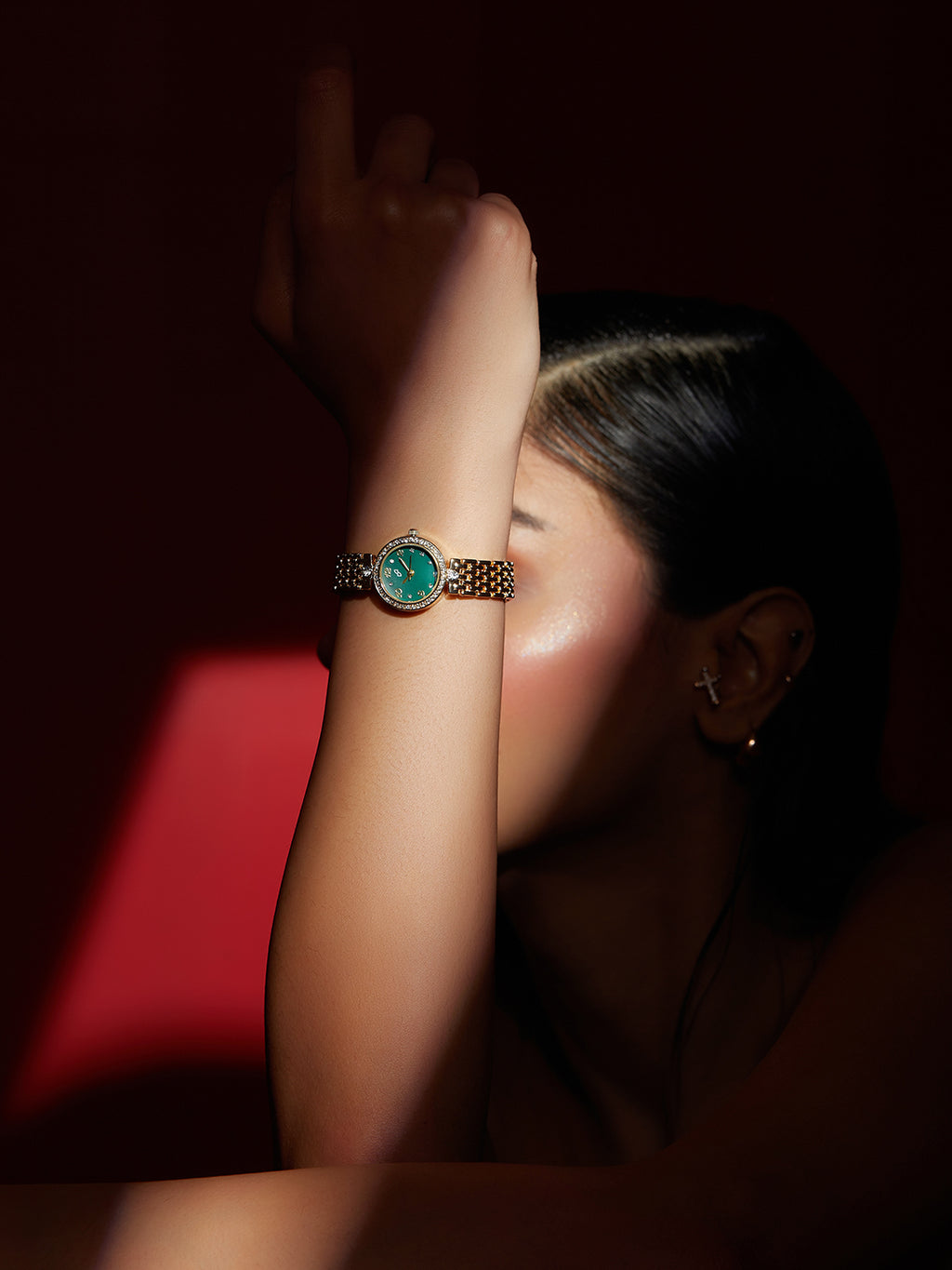 The Roman Venin Round Watch - California Gold