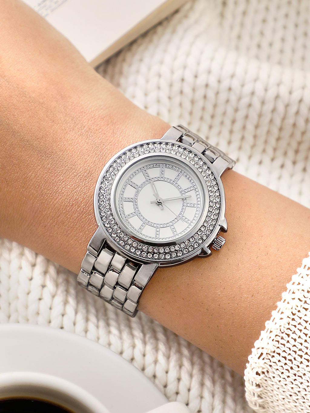 The Arcova Round Watch - Metallic Silver