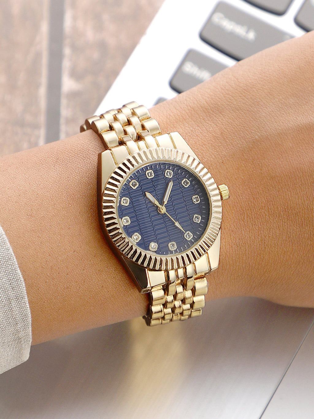 The Ribbed H-Link Round Watch