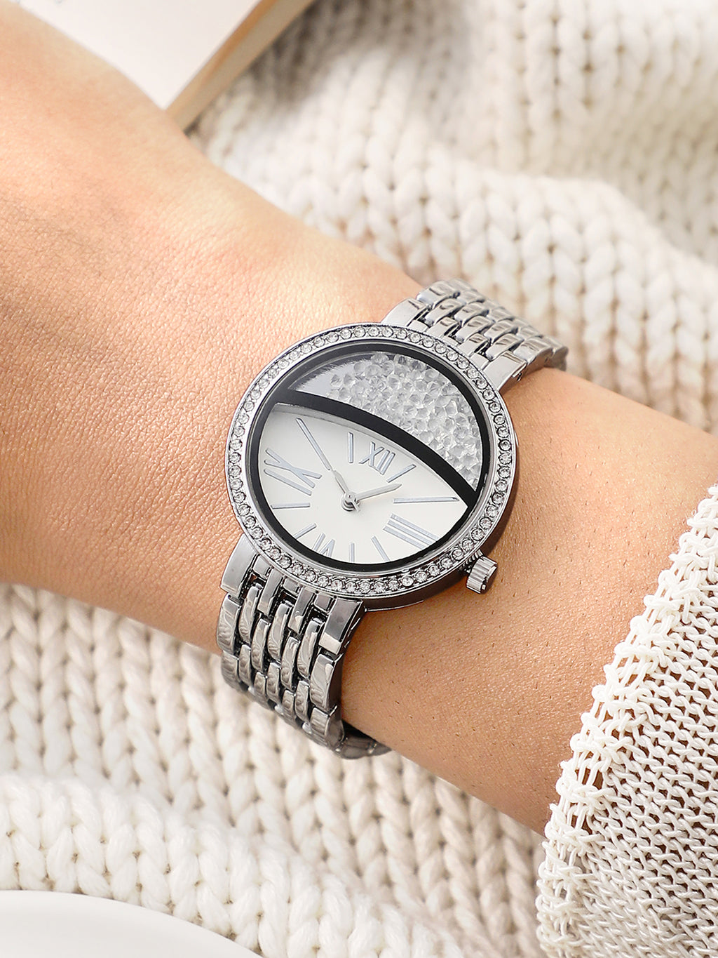 The Horizon Bijou Round Watch - Metallic Silver