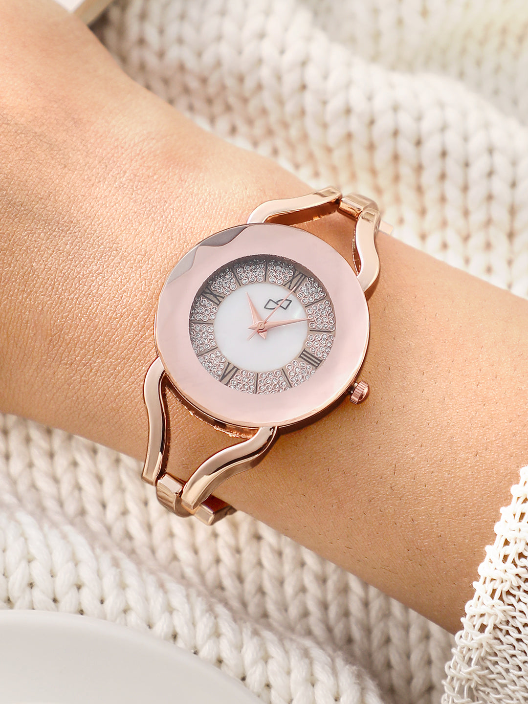 The Celeste Roman Round Watch - Rose Gold