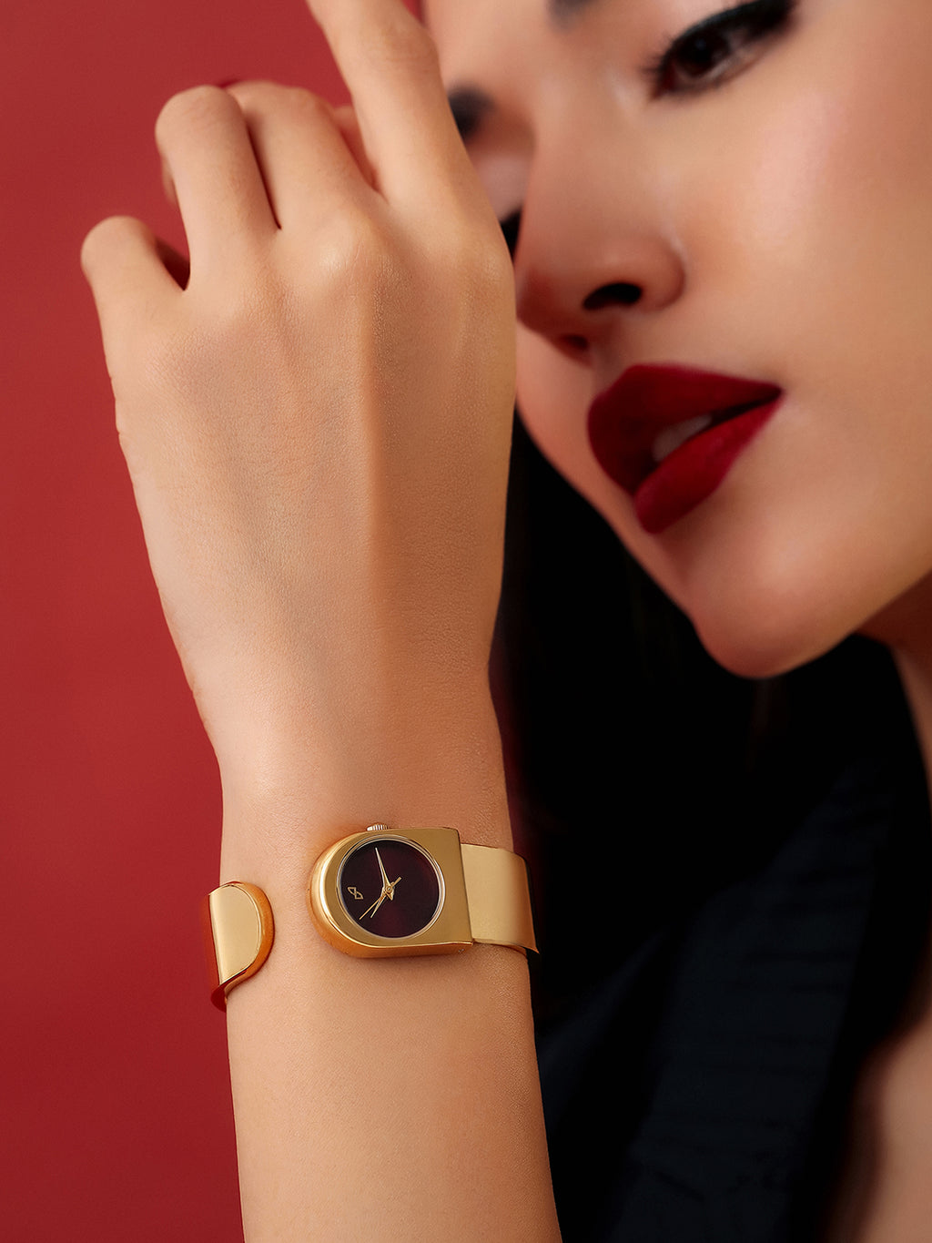 The Ruby Leather Watch - Vintage Gold