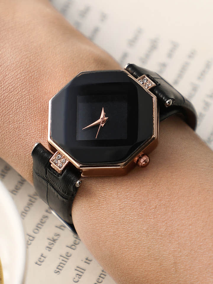 Black Analogue Watch