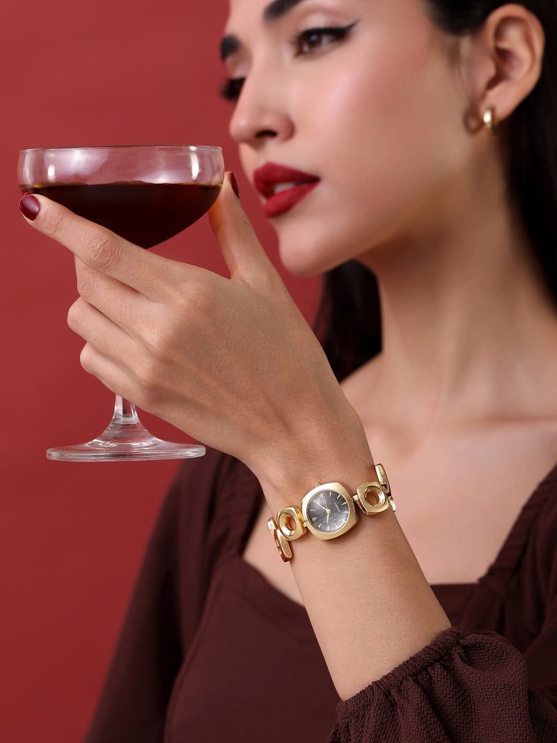 The Classic Circle Watch - Ivory Gold