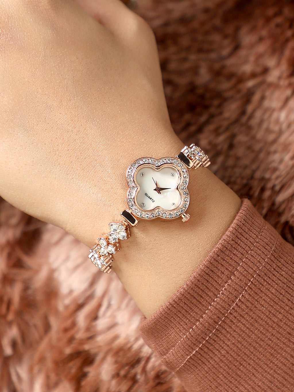 The Embellished Clover Watch - Champayne Gold