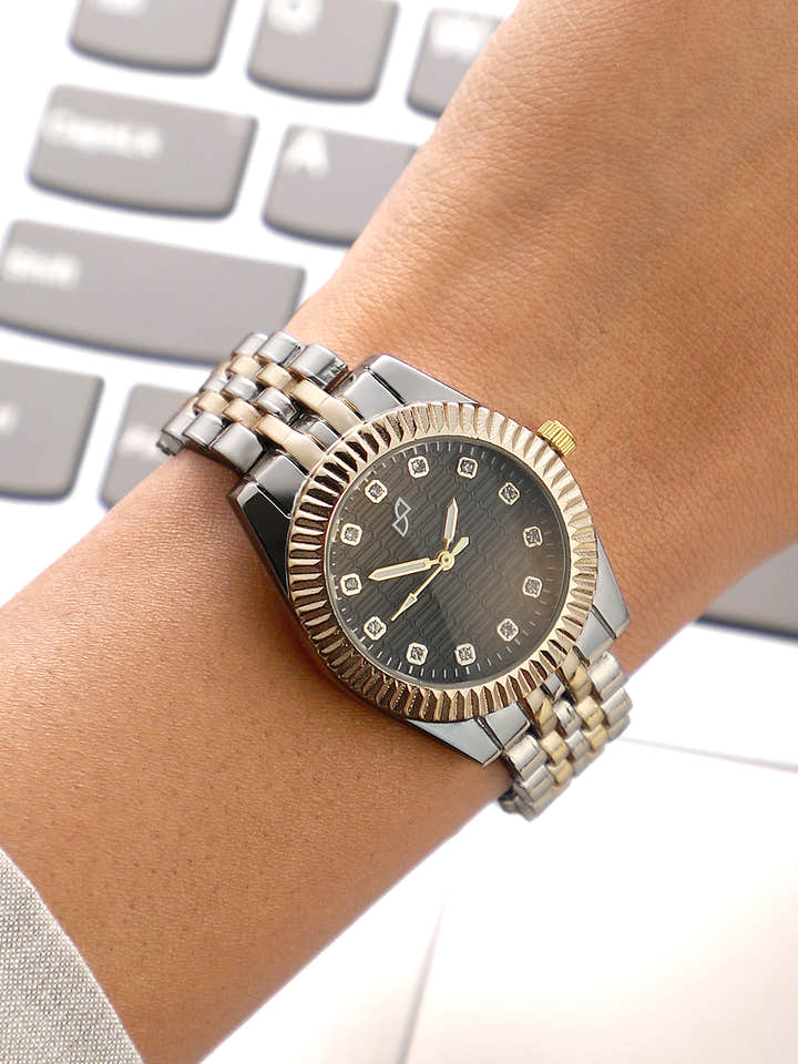 The Ribbed H-Link Round Watch
