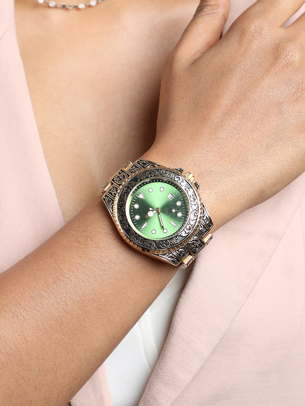 Embossed Round Watch - Gold