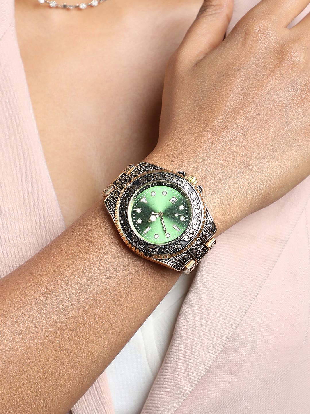 Embossed Round Watch - Gold