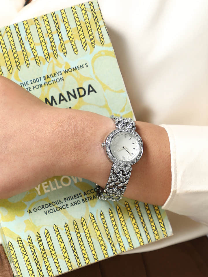 The Scalex Gem Round Watch - Metallic Silver