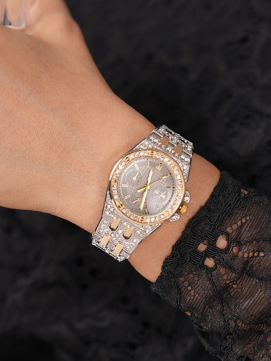 The Geneva H-Link Round Watch