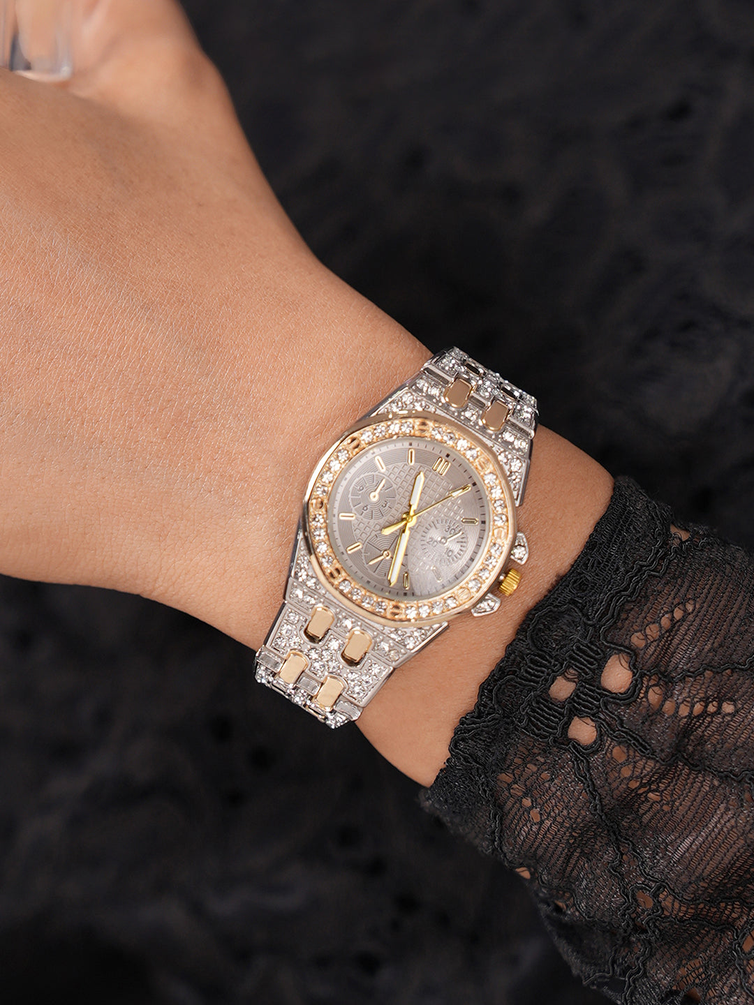 The Geneva H-Link Round Watch