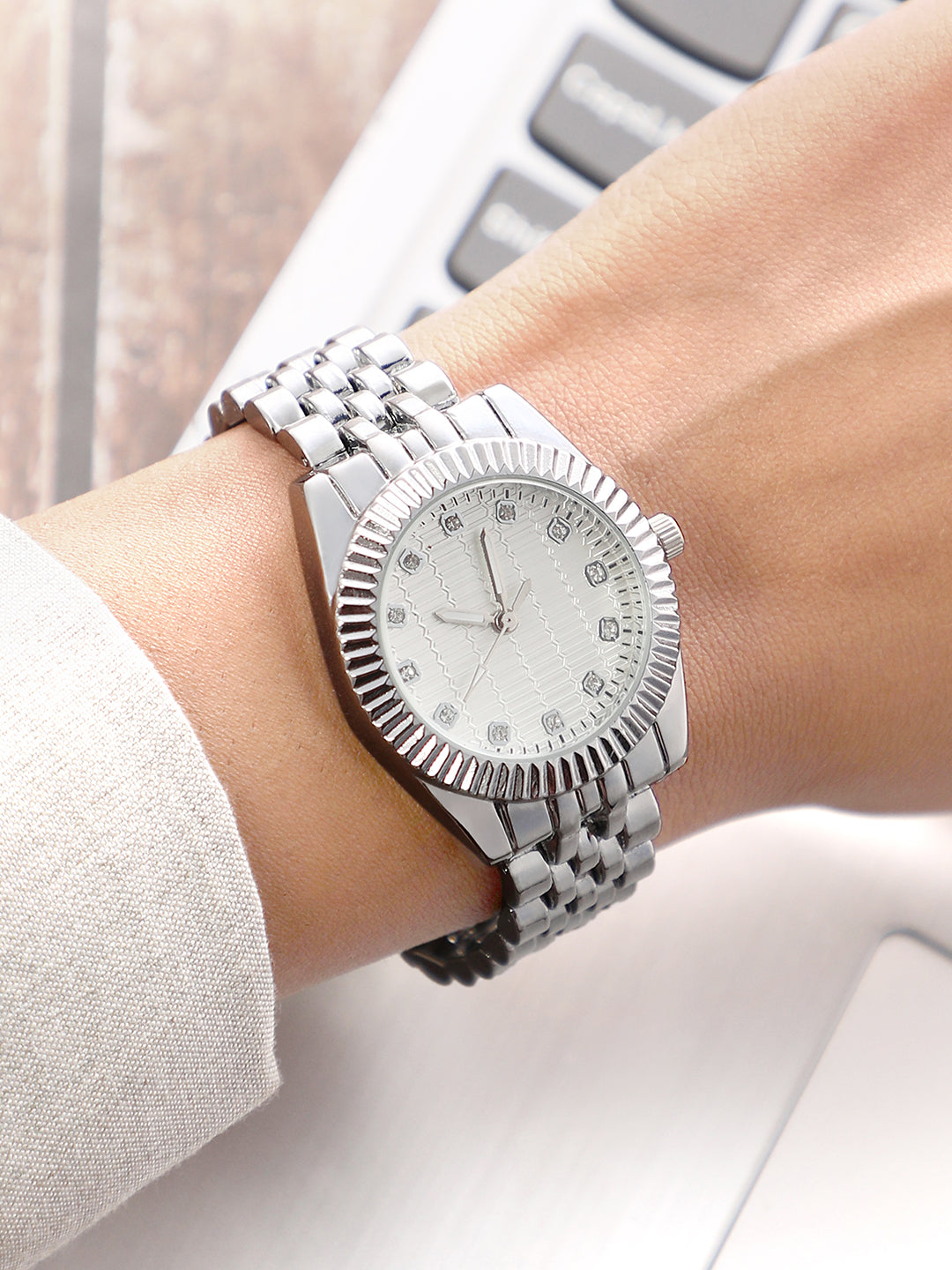 The Ribbed H-Link Round Watch