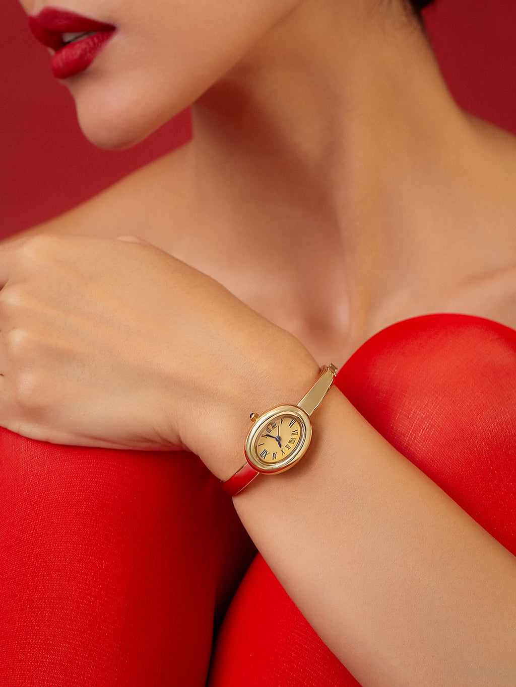 The Champagne Classic Watch - Gold