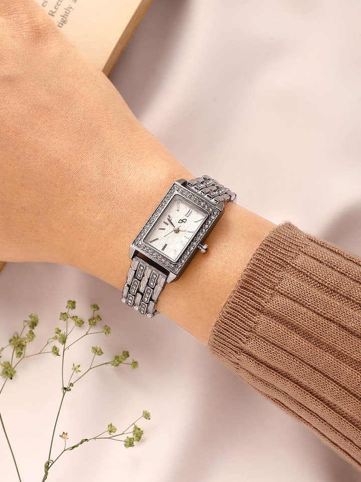 The Chérie Rectangular Watch - Metallic Silver