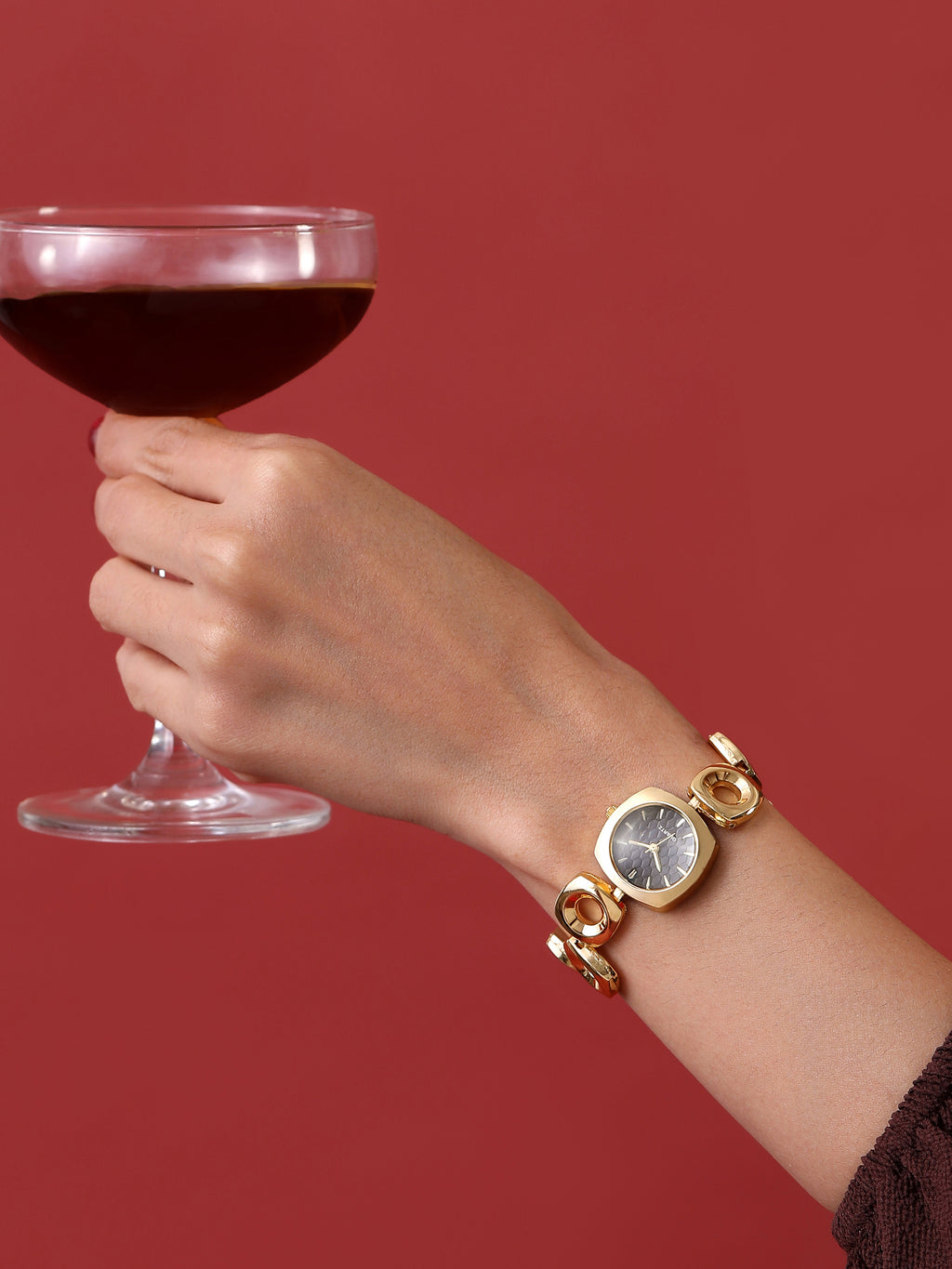The Classic Circle Watch - Ivory Gold
