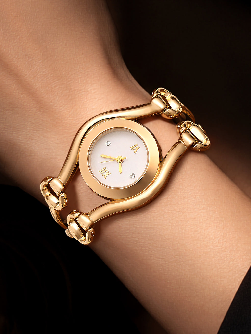 The Eclipse Oval Watch - Gold