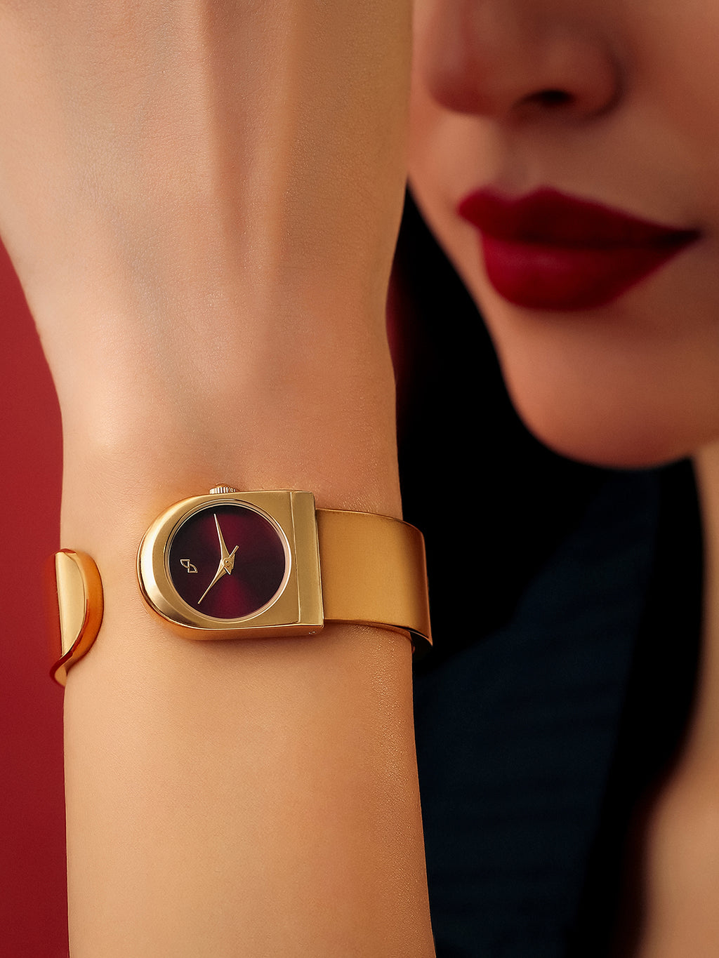 The Ruby Leather Watch - Vintage Gold