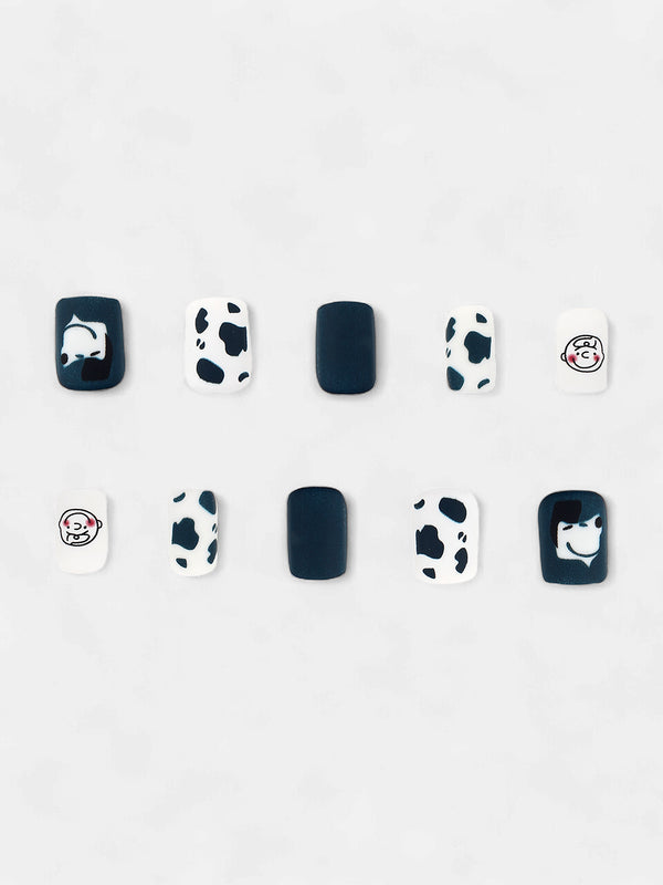 The Face Block Press-On Nails - Daisy White:Chocolate Brown