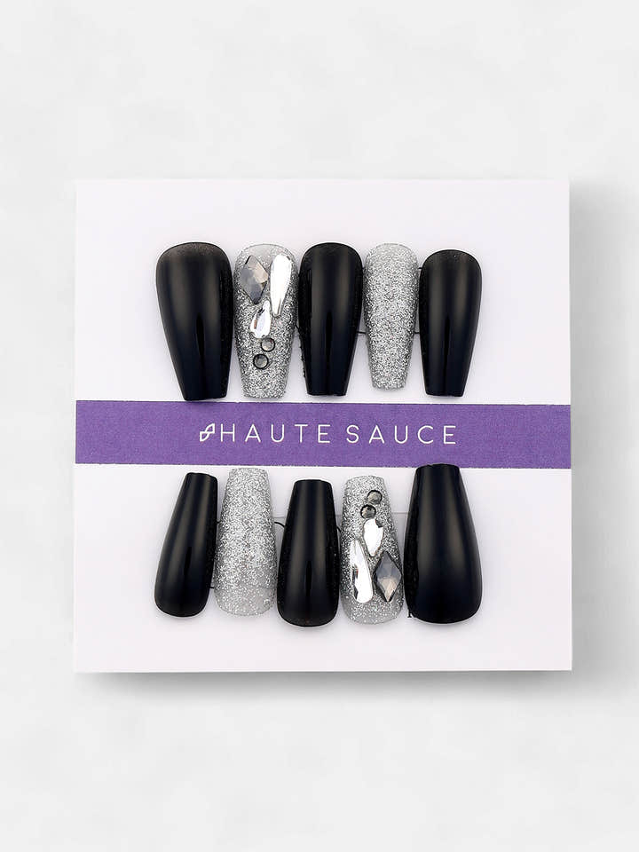 The Graffiti Press-On Nails - Antique Gold:Onyx Black