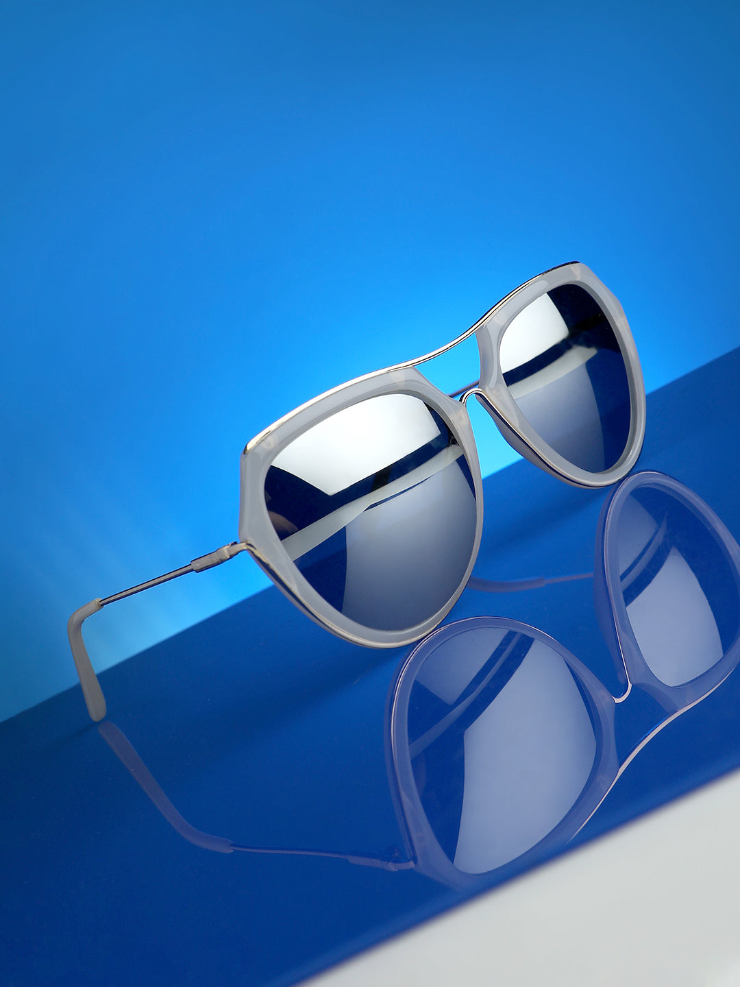 Metallic Aviator Sunglasses - White