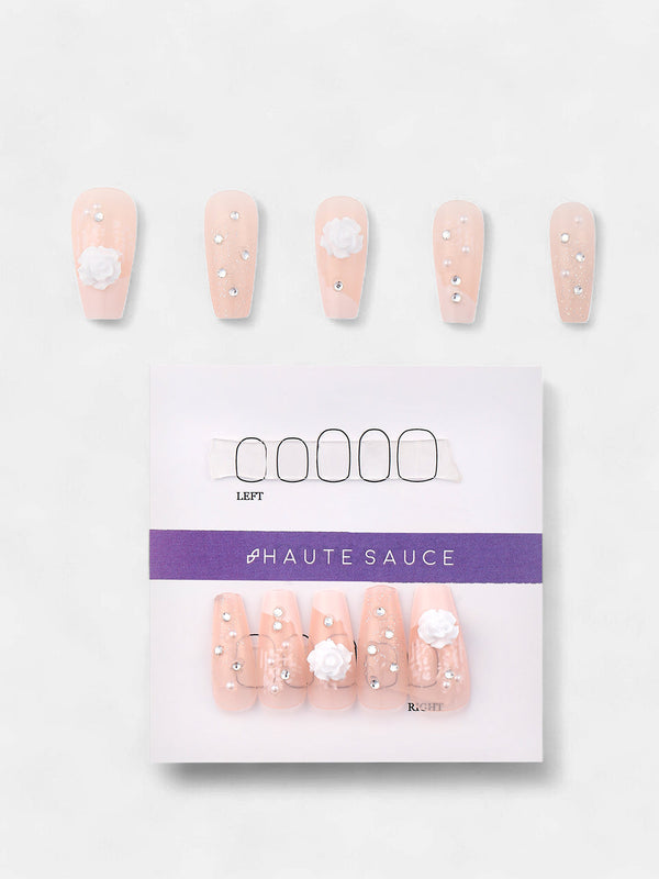 The Amore Press-On Nails - Daisy White
