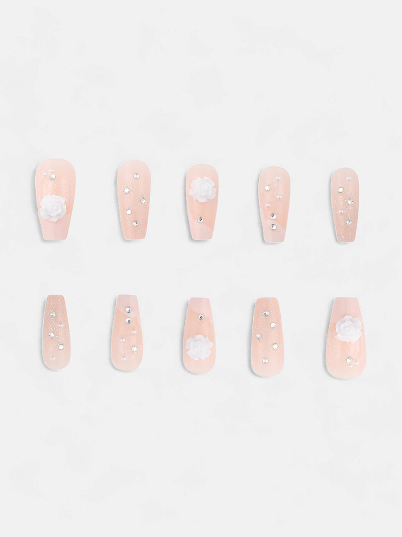 The Amore Press-On Nails - Daisy White