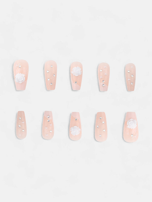 The Amore Press-On Nails - Daisy White
